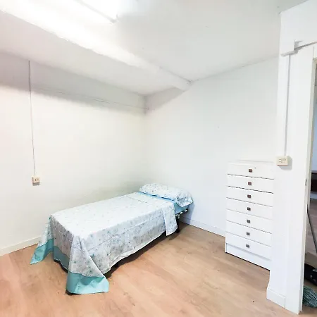 Residencia 14 Hotell *